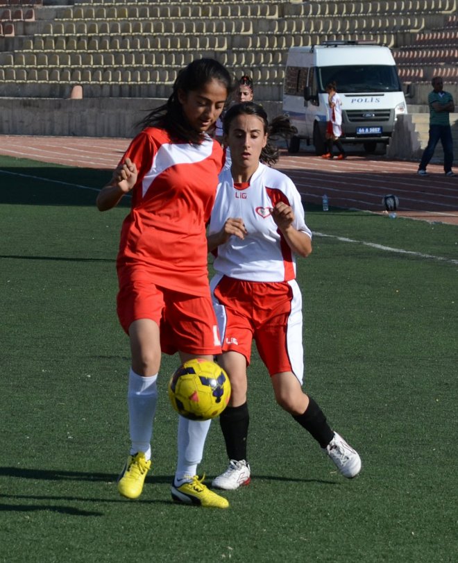 LİSELİ GENÇLER FUTBOL ŞÖLENİ BAŞLIYOR « Sakarya'nın Güncel ...