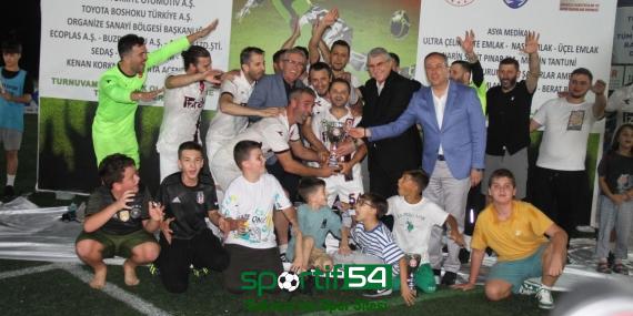Gazi Metal 33’üncü Geleneksel Sakarya Olgunlar Futbol Turnuvası  ödül gecesi